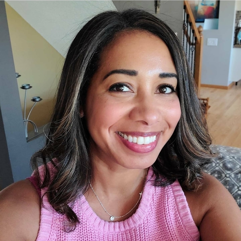 Meet your Posher, Teya